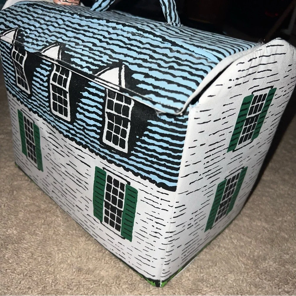 Vintage Colonial Williamsburg Cloth Fabric Dollhouse with Furniture and Dolls